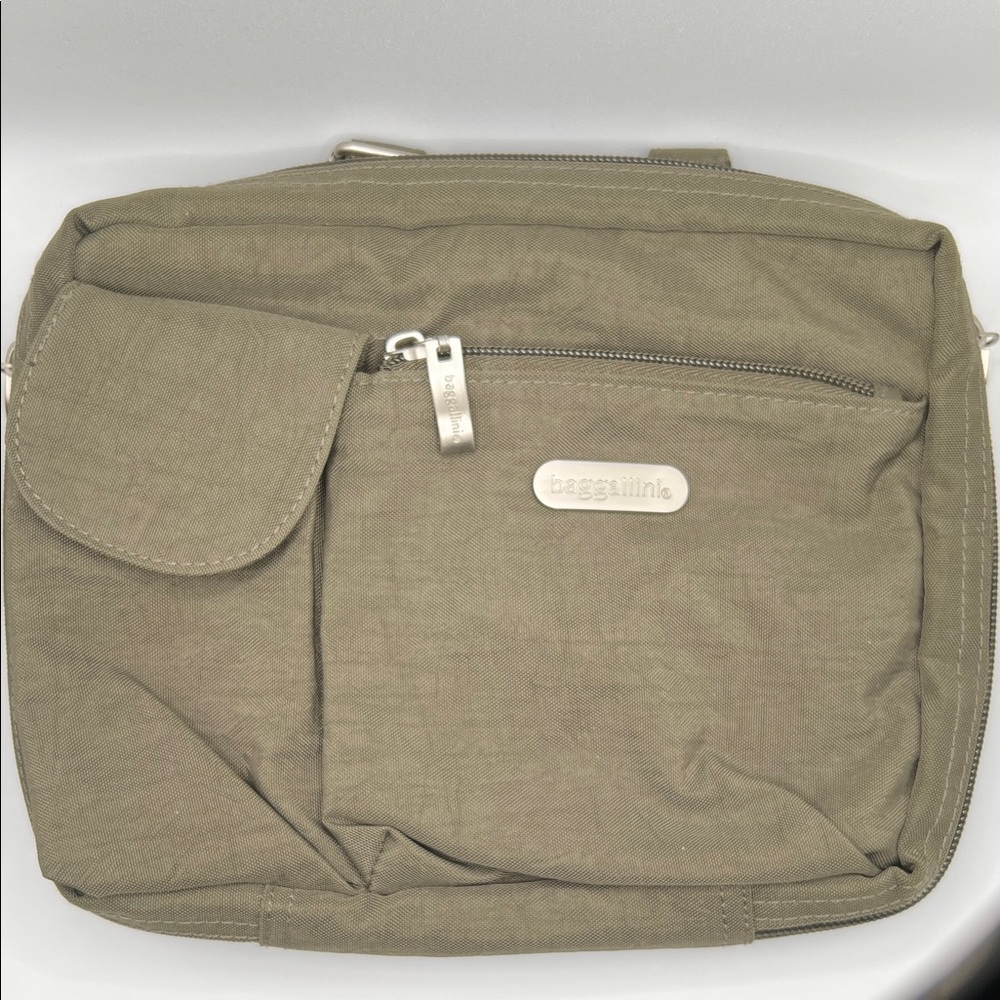 Baggallini Olive Green with Orange Interior Crossbody/Belt Bag 6.5” x 9”